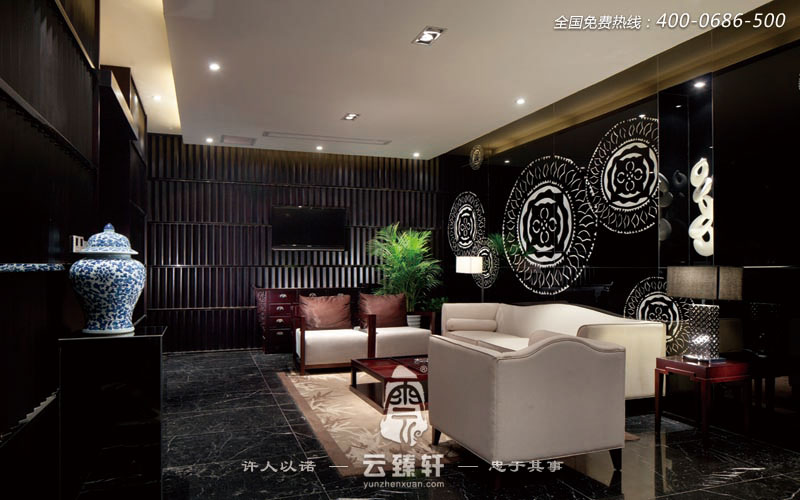 會所由內而外地散發(fā)出傳統(tǒng)的高雅新中式設計風格