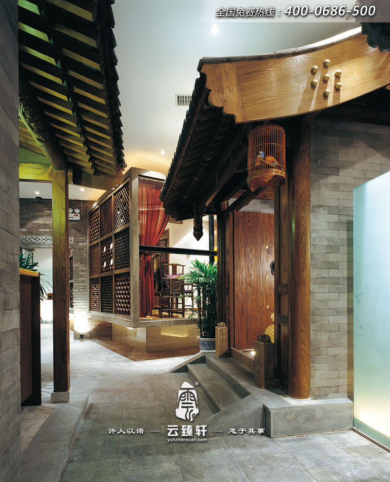 茶館的古老的窗格